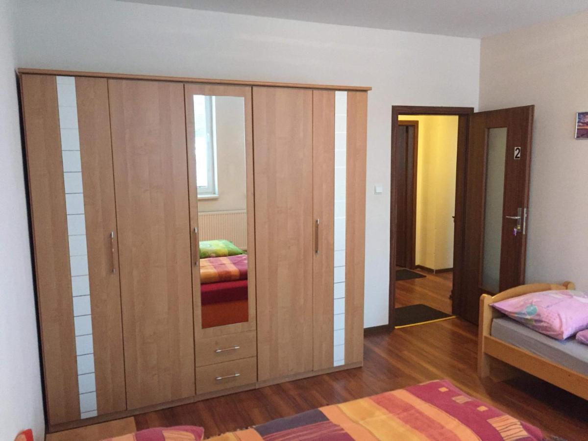 Hostel Fontana Zsolna Kültér fotó