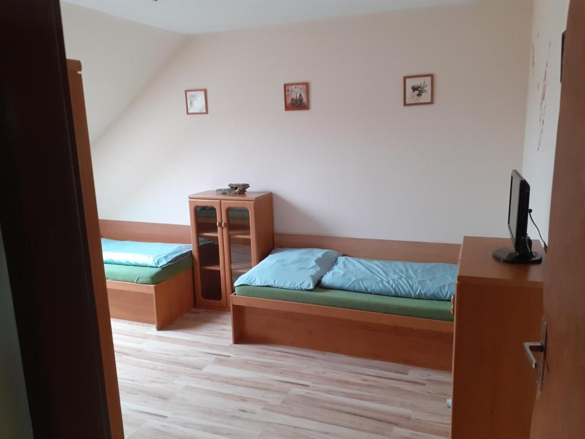 Hostel Fontana Zsolna Kültér fotó