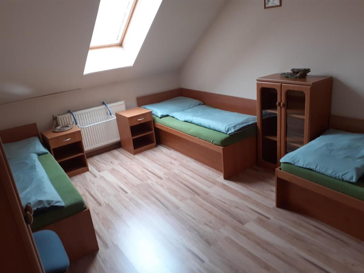 Hostel Fontana Zsolna Kültér fotó